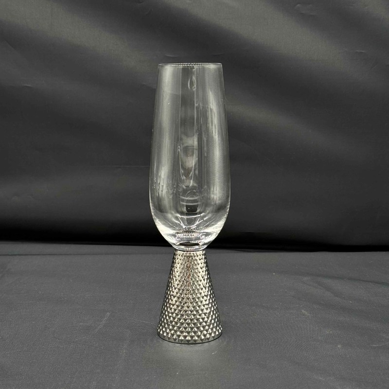 chất lượng Không có chì Crystal Electroplate Diamond Base Wine Glass Set Featuring Modern Art Phong cách độc đáo hoàn hảo cho bữa ăn thanh lịch và dịp đặc biệt nhà máy sản xuất