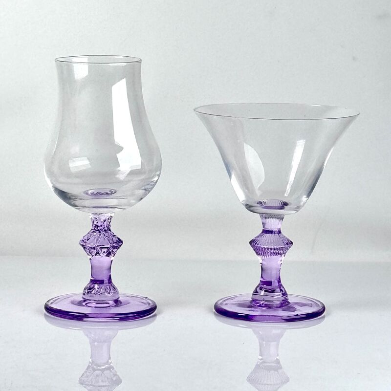 chất lượng 4‑Pack Vintage Purple Stem Wine Glasses, Assorted Shapes Clear Cup with Decorative Purple Stem, Handblown Glass Goblets for Wedding Party Home Tabletop Decoration nhà máy sản xuất