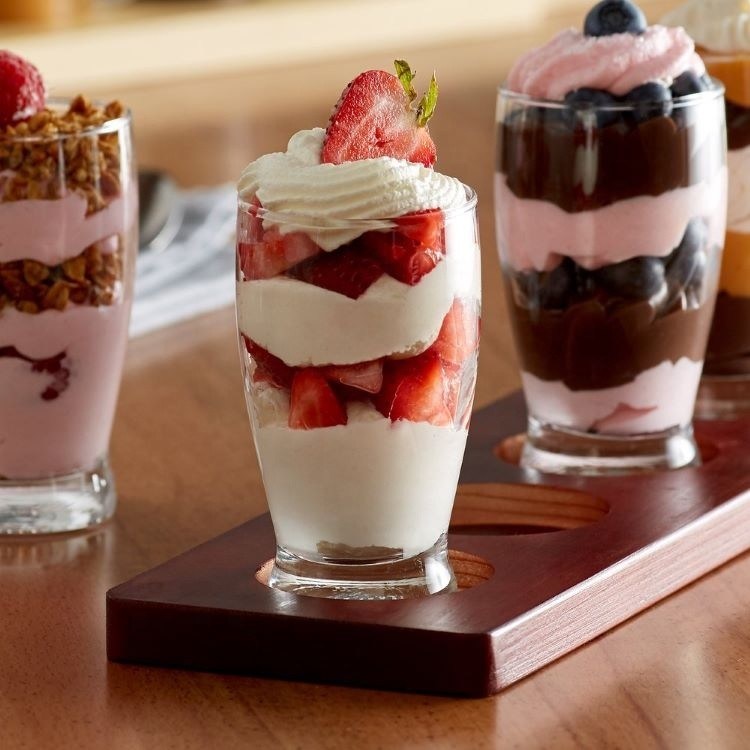 chất lượng Handmade 5oz Craft Beer Tasting Kit , Craft Beer Glasses Set With Wooden Paddle nhà máy sản xuất