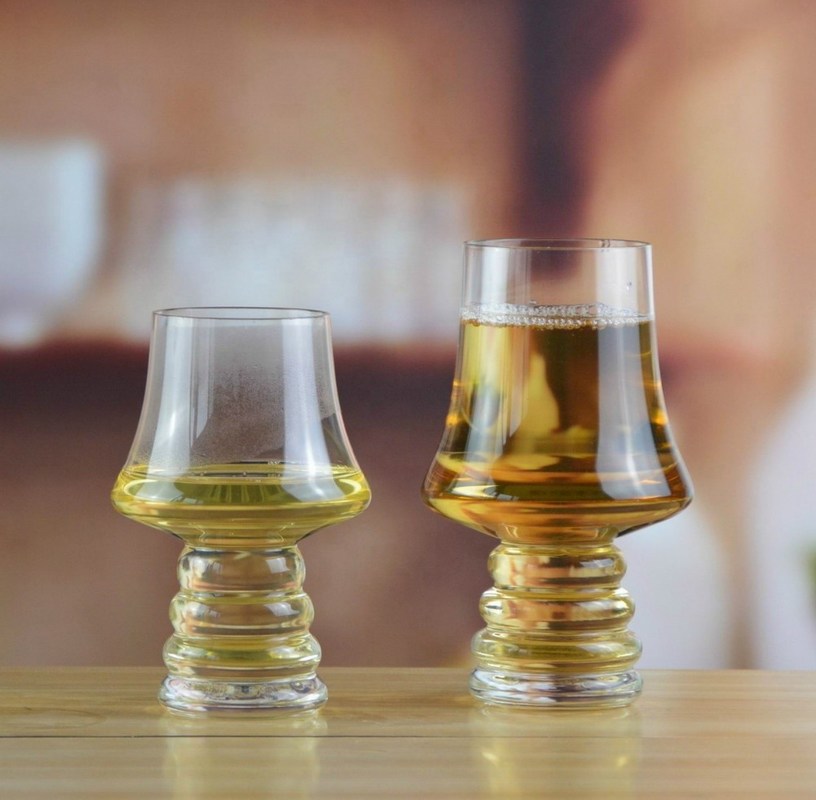 chất lượng 320ml Handblown Customize Craft Beer Glasses nhà máy sản xuất