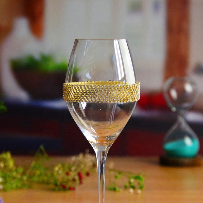 chất lượng Diamonds Decorated Crystal Wine Glass As Anniversary Gift nhà máy sản xuất