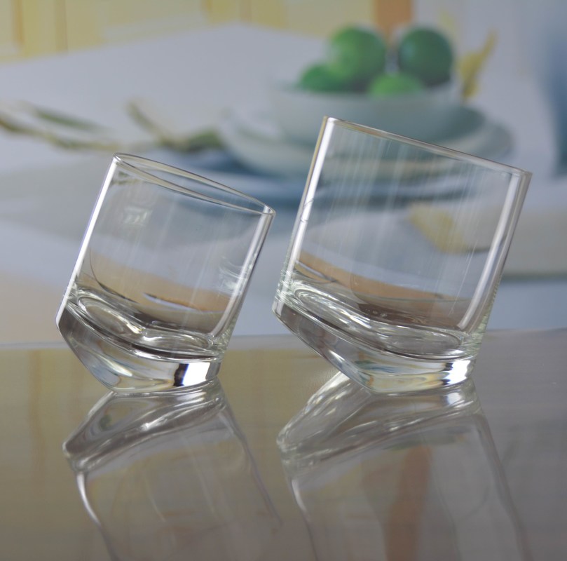 chất lượng Lead Free Slanted Bottom Round Whiskey Tasting Glasses nhà máy sản xuất