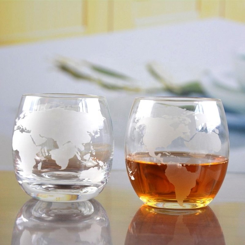 chất lượng Globe Design Etched Handmade Whiskey Glass , Whiskey Tasting Glasses For Restaurant nhà máy sản xuất