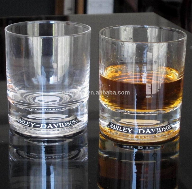 chất lượng Logo Debossed Bottom Whiskey Tumbler Glass , Crystal Scotch Glasses For Brands Gift nhà máy sản xuất