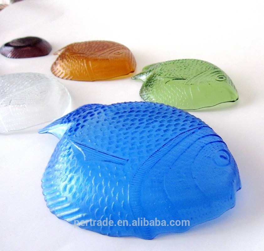 chất lượng Fish Shaped Embossed Colorful Glass Charger Plates nhà máy sản xuất