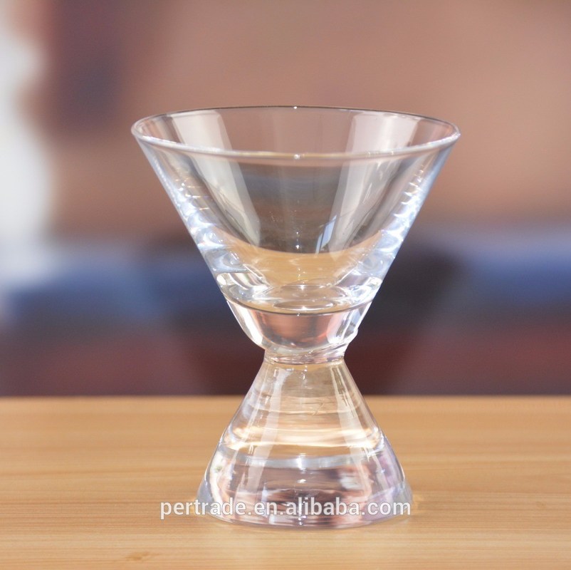 chất lượng 80ml Heavy Duty Cone Stem Vintage Crystal Martini Glasses nhà máy sản xuất