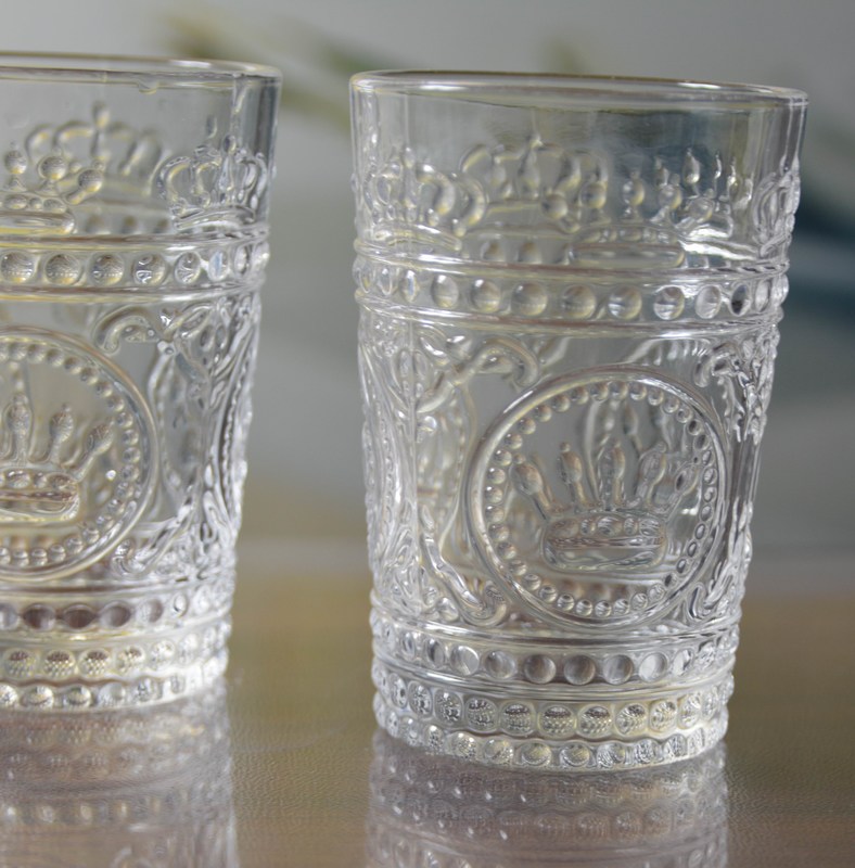 chất lượng 8Oz Crown Design Embossed Tumbler Drinking Glasses nhà máy sản xuất