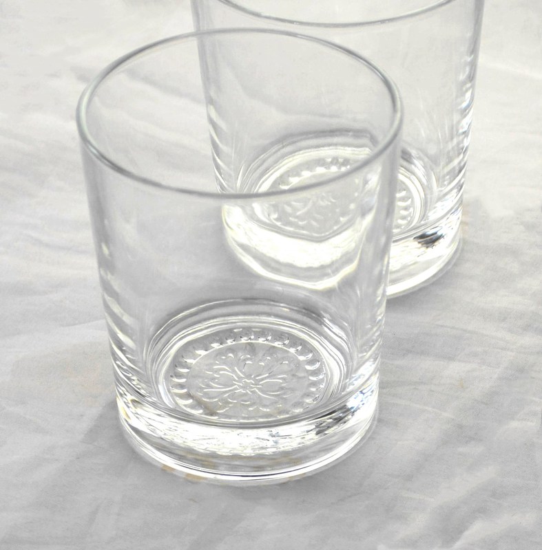chất lượng Wholesale Concise Tumbler Drinking Glasses Customized Embossed Flower Pattern Double Old Fashion Glass Cup nhà máy sản xuất