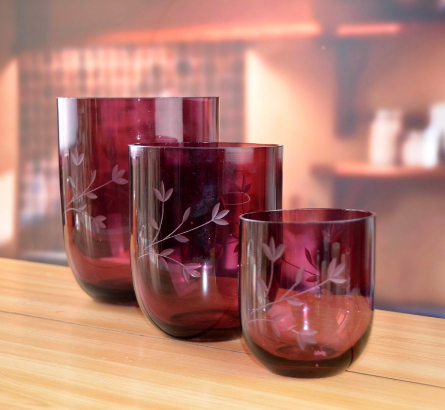 chất lượng Customize Color U Shape Hand Cutting Decorative Glass Vase nhà máy sản xuất