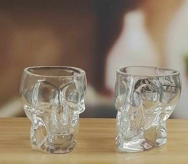 chất lượng Machine Made Embossed Skull 1.5 Oz Shot Glasses nhà máy sản xuất