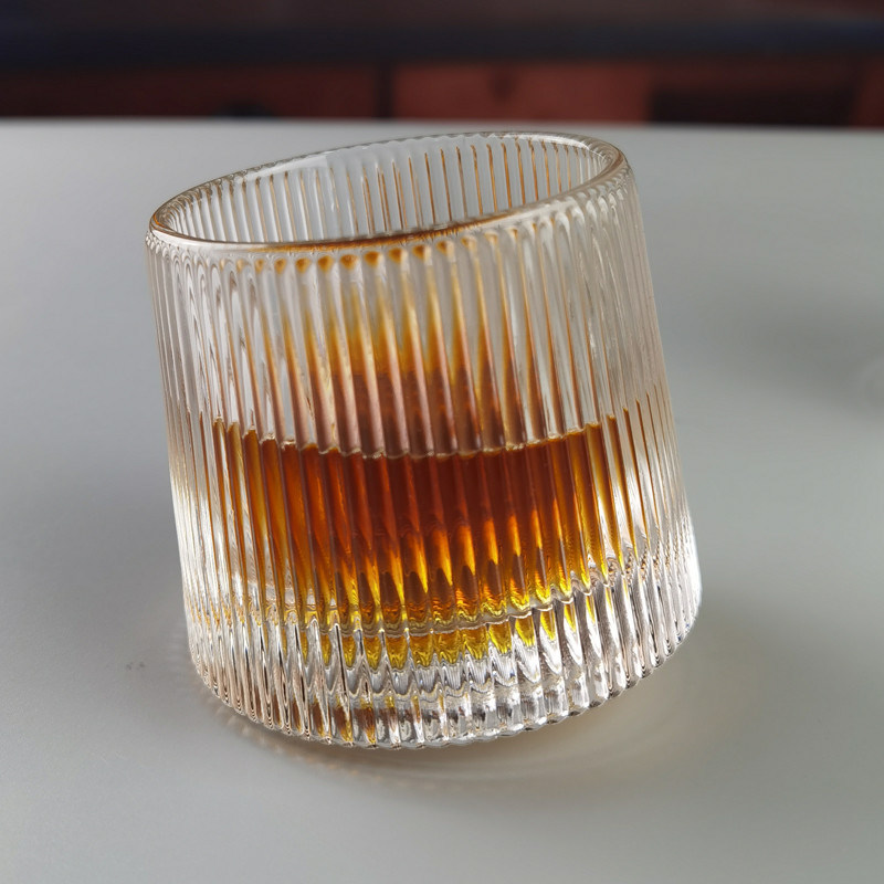 chất lượng Lead Free  FDA Embossed Handmade Whiskey Glass Turning Bottom nhà máy sản xuất