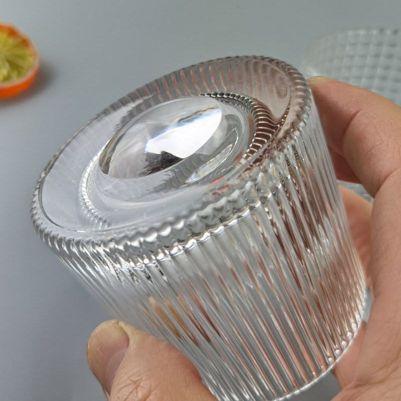 chất lượng Lead Free  FDA Embossed Handmade Whiskey Glass Turning Bottom nhà máy sản xuất