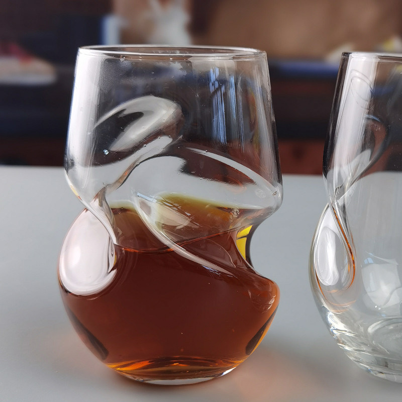 chất lượng Twisted Swirling Crystal Red Wine Glasses 250ml Stemless nhà máy sản xuất