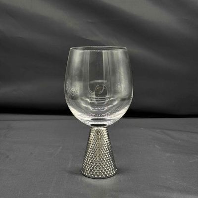 chất lượng Không có chì Crystal Electroplate Diamond Base Wine Glass Set Featuring Modern Art Phong cách độc đáo hoàn hảo cho bữa ăn thanh lịch và dịp đặc biệt nhà máy sản xuất