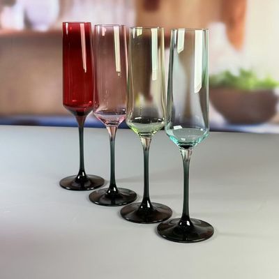 chất lượng Hand-blow Color Gradient Wine Glass Set High Quality Crystal Wine Glass For Gift For Weeding nhà máy sản xuất