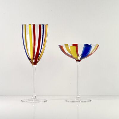 Chất lượng Hand Blown Art Glass Goblet & Coupe Glass Set, Vibrant Red Yellow Blue Vertical Cane Stripes Murano Style Stemmed Wine & Martini Glasses for Bar, Party & Gift nhà máy