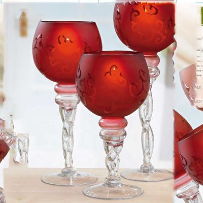chất lượng Tulip Shape Long Stem Candle Holders With Engrave Pattern nhà máy sản xuất