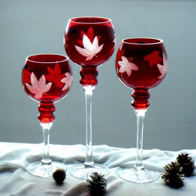 chất lượng Hand Cutted Design Red Glass Candle Holders With Color Long Stem nhà máy sản xuất
