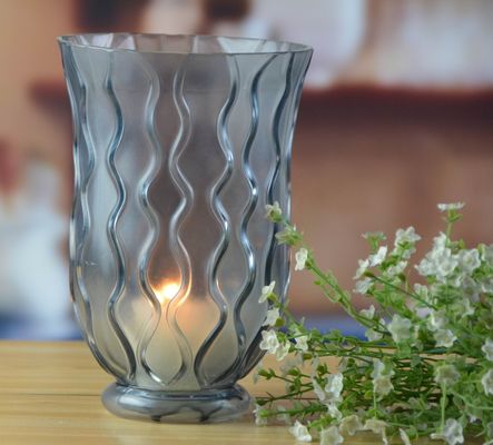 chất lượng 8" Grey Embossed Fence Pattern Glass Candle Holders nhà máy sản xuất