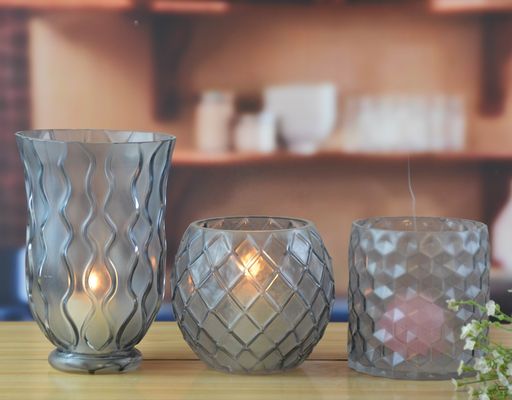 chất lượng 8" Grey Embossed Fence Pattern Glass Candle Holders nhà máy sản xuất