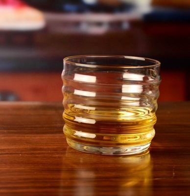 chất lượng Anti Skidding Handmade Whiskey Glass With Wave Pattern nhà máy sản xuất