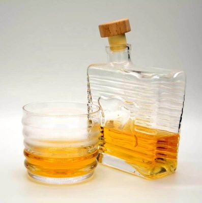 chất lượng Anti Skidding Handmade Whiskey Glass With Wave Pattern nhà máy sản xuất