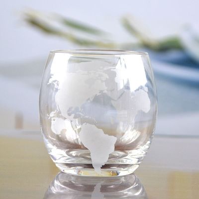 chất lượng Globe Design Etched Handmade Whiskey Glass , Whiskey Tasting Glasses For Restaurant nhà máy sản xuất
