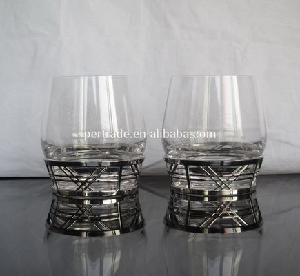 chất lượng Retro Style Metal Base Rock Glass Handmade Whiskey Glass , Crystal Whisky Glasses nhà máy sản xuất
