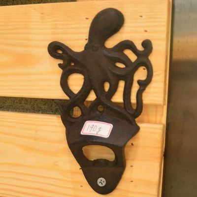 chất lượng Rustic Wall Mounted Octopus Antique Cast Iron Bottle Opener nhà máy sản xuất