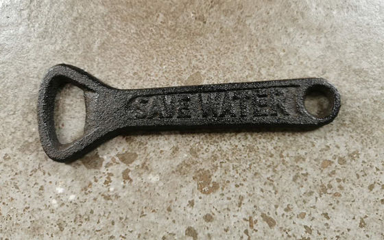 chất lượng Exquisite Rustic Metal Bottle Opener Cast Iron Crafts nhà máy sản xuất