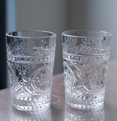 chất lượng 8Oz Crown Design Embossed Tumbler Drinking Glasses nhà máy sản xuất