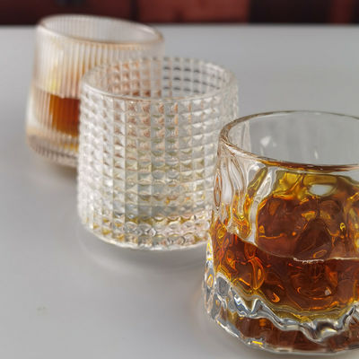chất lượng Lead Free  FDA Embossed Handmade Whiskey Glass Turning Bottom nhà máy sản xuất