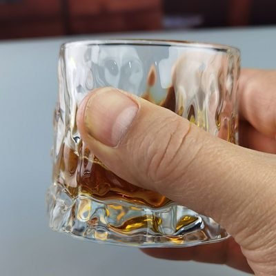 chất lượng Lead Free  FDA Embossed Handmade Whiskey Glass Turning Bottom nhà máy sản xuất